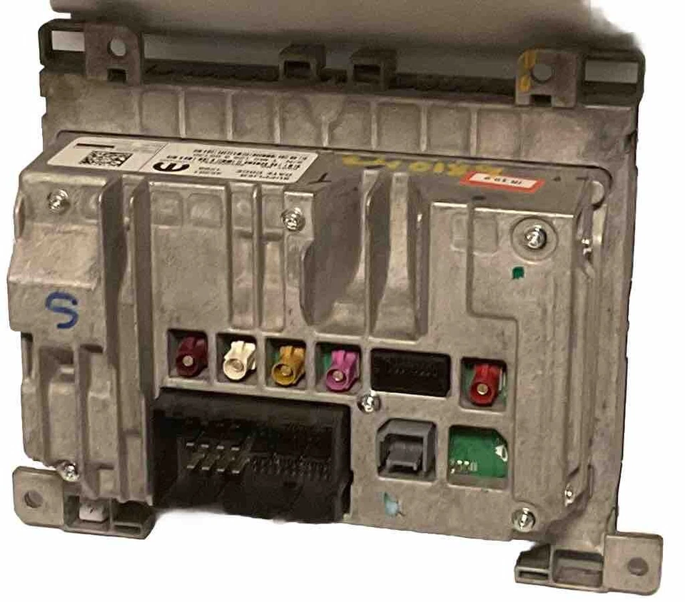 Dodge Challenger 2017 2023 cargador 4C 8,4 UAQ navegación radio Carplay Android Foto 4 de 4