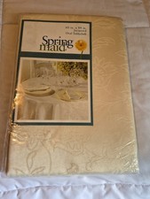 Springmaid Tablecloth. Jacquard Oval Rich Cream 60x84 Floral Pattern NIP LOVELY