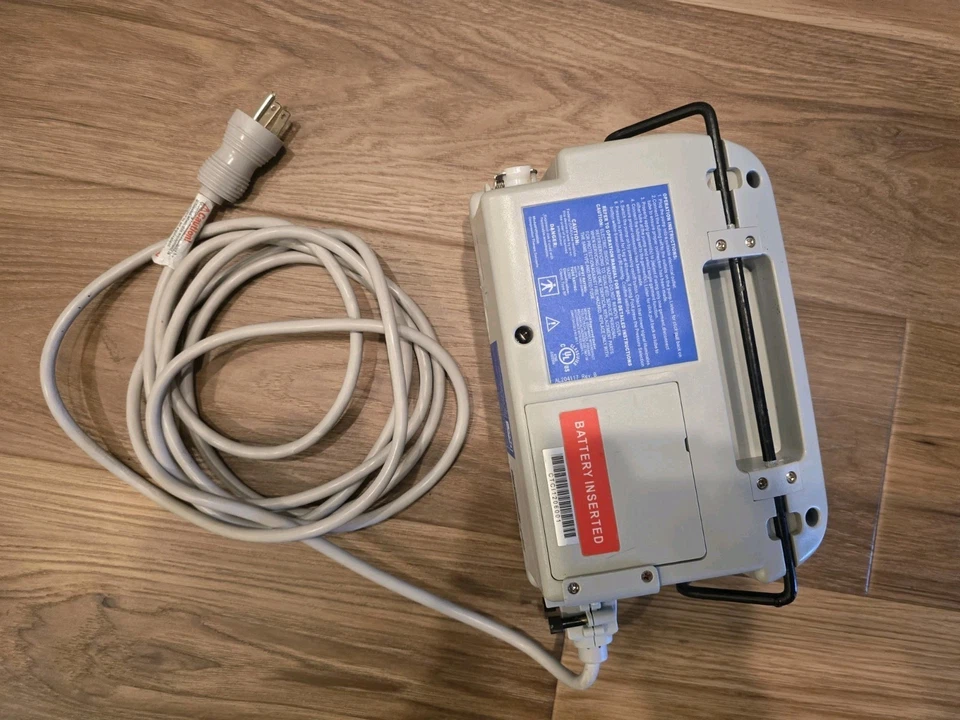 VasoPress Mini Supreme DVT Pump VP500DM with New Tubing & Medium Calf Garment - Image 4 of 4