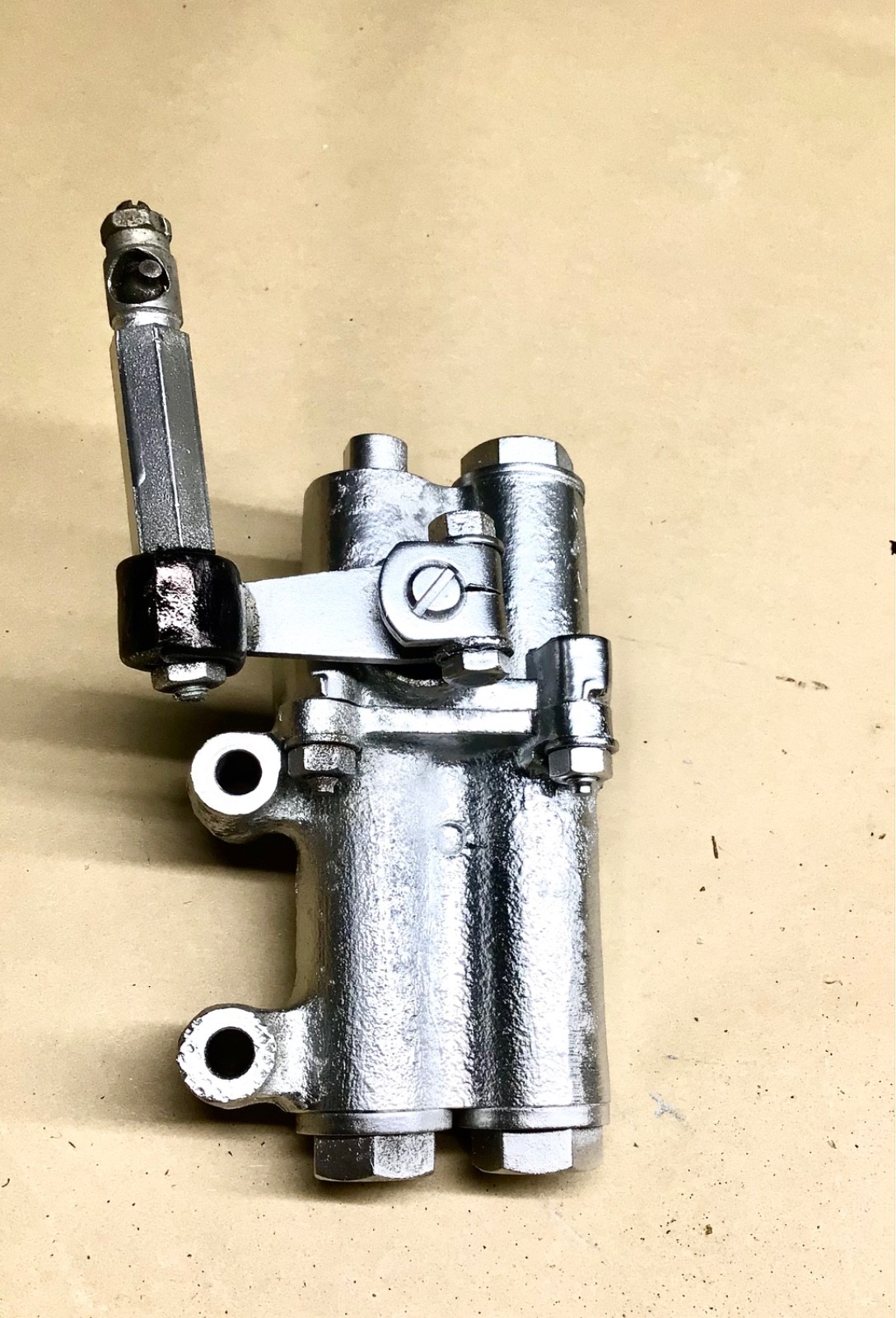 1966 - 1980 Rolls Royce Silver Shadow Wraith II Height Control Valve Right Side