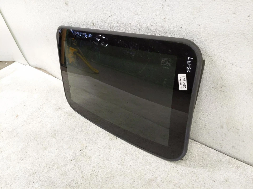 2012-2019 Toyota Prius C Sunroof Glass Window Roof Top Moonroof 63204-52070 - Image 4 of 4