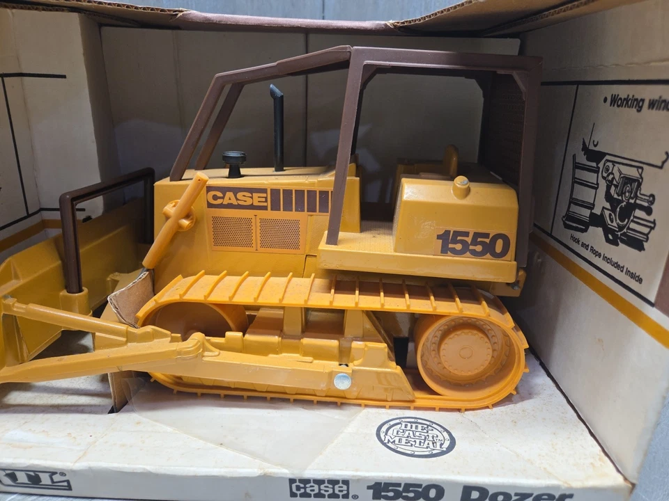 Topadora ERTL 1987 1550 Case escala 1/16 en embalaje original Foto 3 de 4