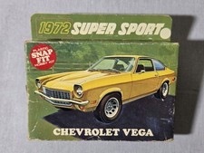 Vintage 1/64 LINDBERG 1972 CHEVROLET VEGA SUP...