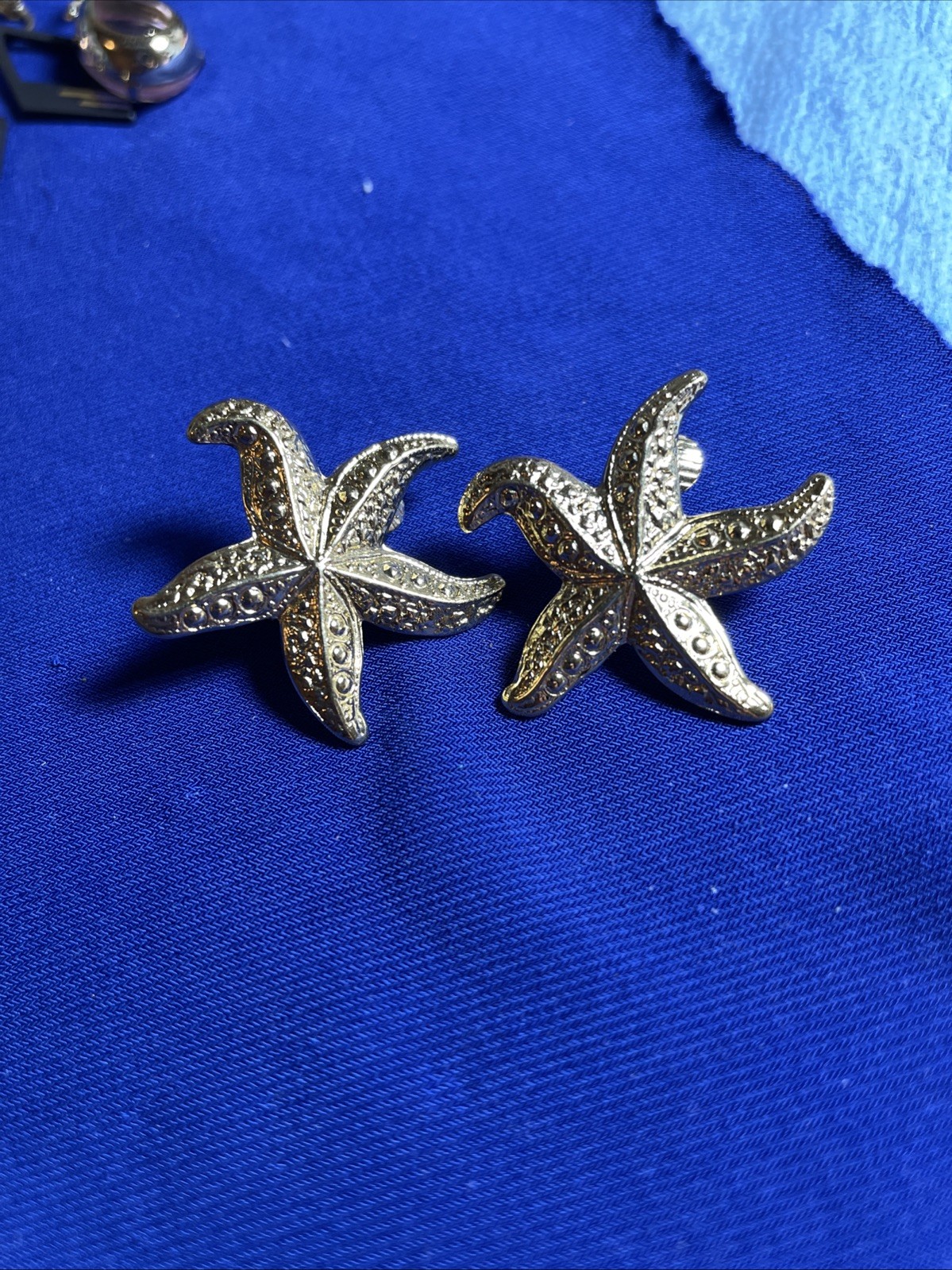 Gold Starfish Statement Earrings - Unsigned Vinta… - image 1
