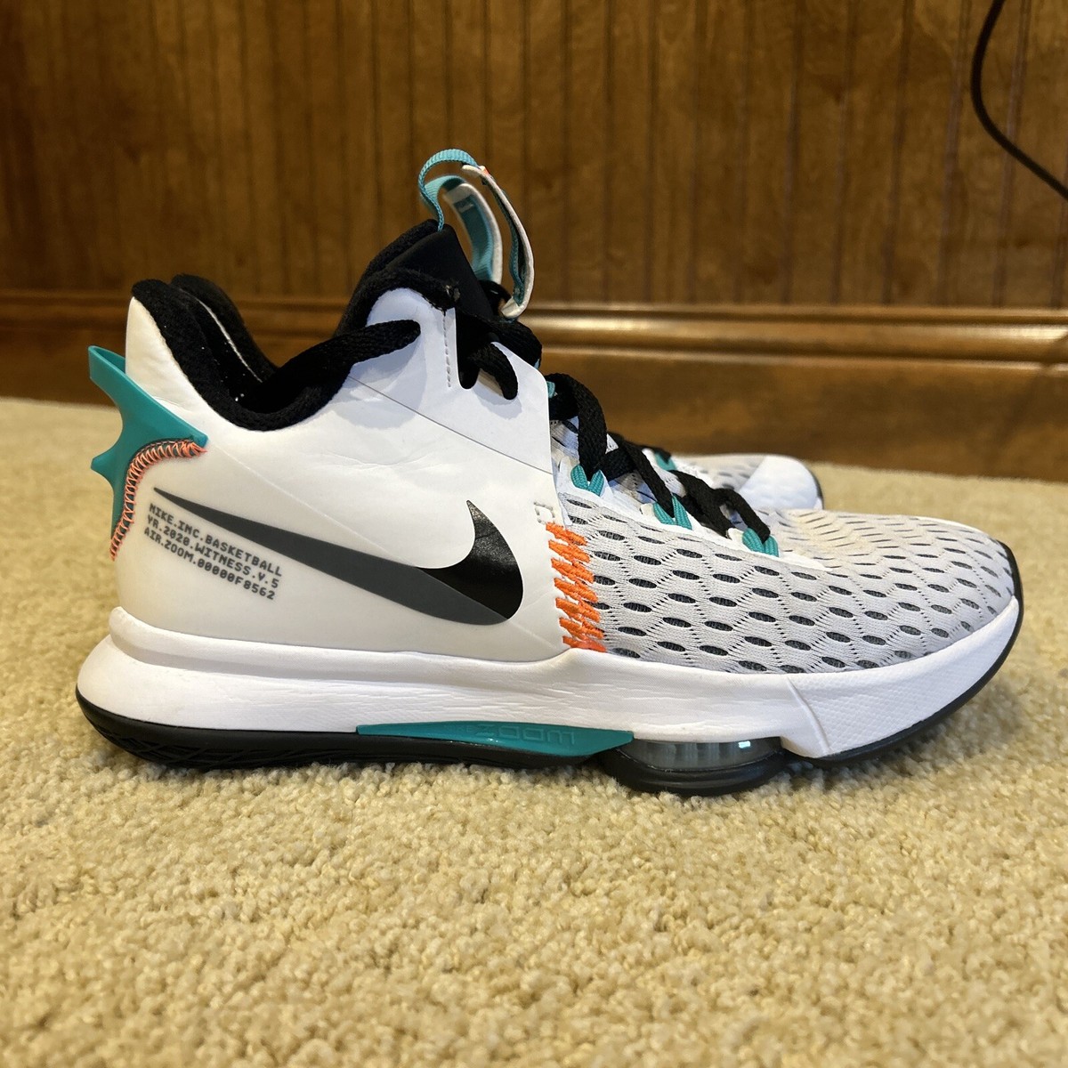 Size Nike LeBron Witness White Clear Jade - Main Image