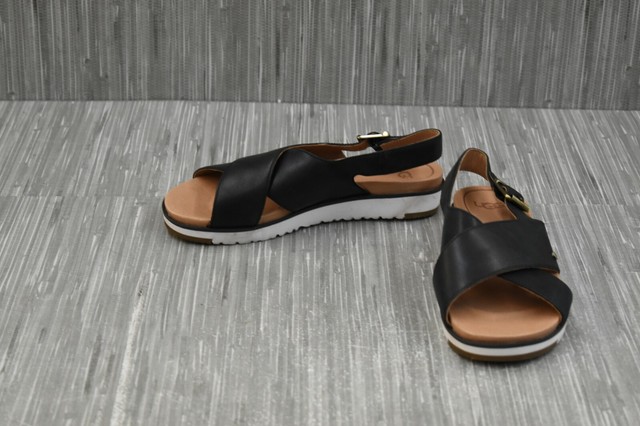 ugg kamile sandals