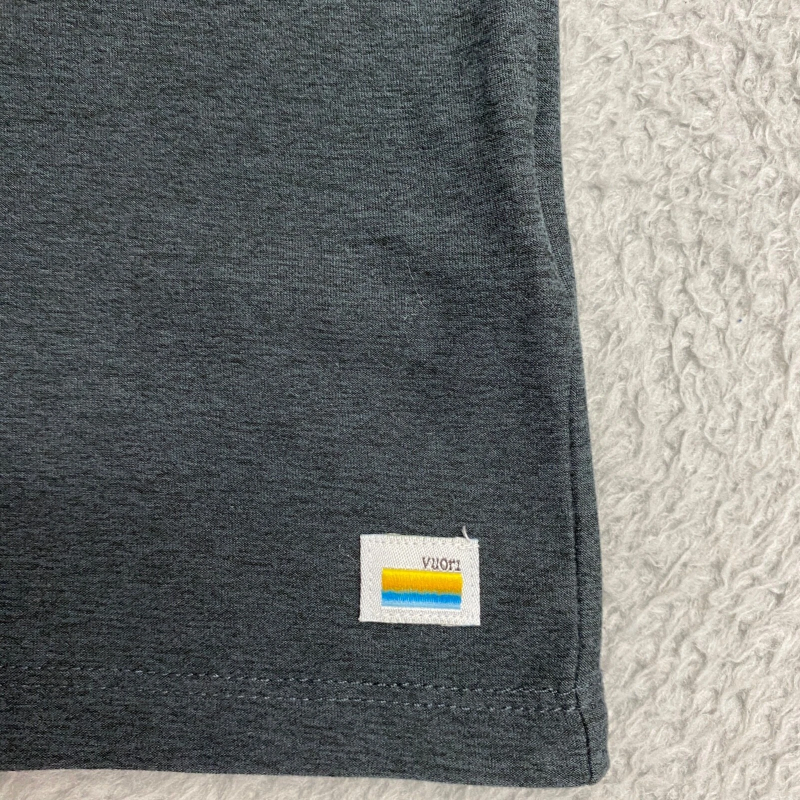 vuori srato tech performance casual athletic shirt