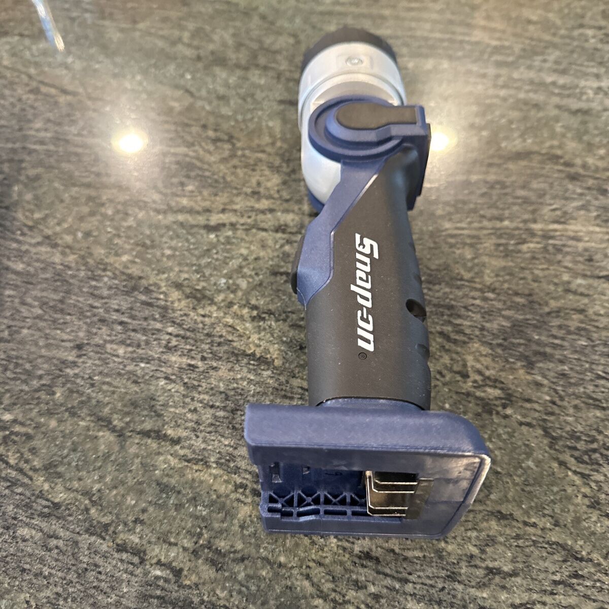 Snap On ctled9050 18V 800 lumen monster lithium cordless Snap On ctled9050 18V 800 lumen monster lithium cordless