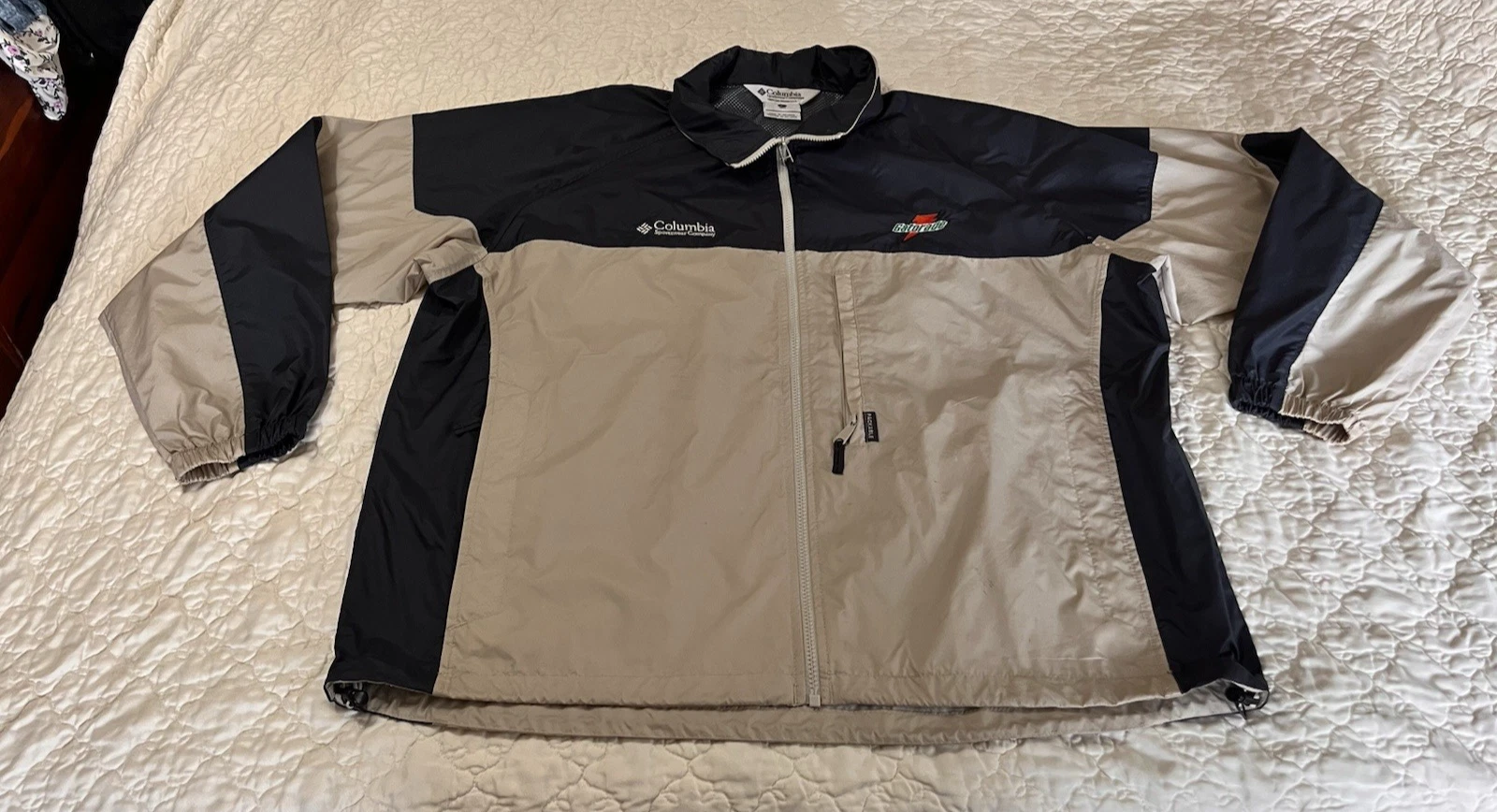 COLUMBIA PACKABLE RAIN JACKET WINDBREAKER COAT HOODED GRAY/CREAM XL GATORADE
