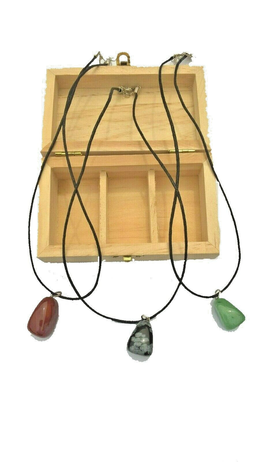 Pendentif en agate protectrice incluant une boîte de rangement tri-matière