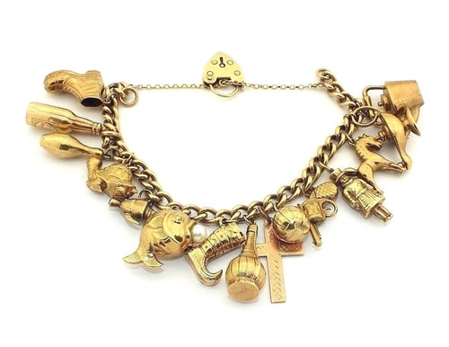 Ladies/womens 9ct gold vintage charm 