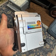 JVC GR-DVM90 2.5-in LCD MiniDV Progressive Scan 200x DZoom Camcorder For Repair