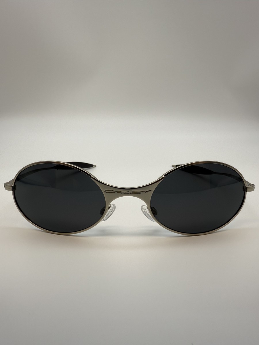 Oakley Square Wire 1.0 Black Cat-eye Sunglasses Sliver Frame Black