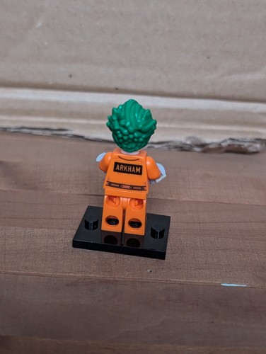 LEGO Batman Movie Minifigures Arkham Asylum Joker, CMF, 71017 - Picture 2 of 2