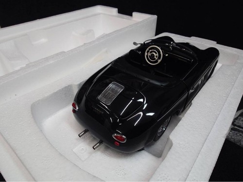 Minicar negro Autoart 1/18 Porsche Speedster