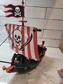 LEGO 6250 Cross Bone Clipper 100% Complete with Instructions!