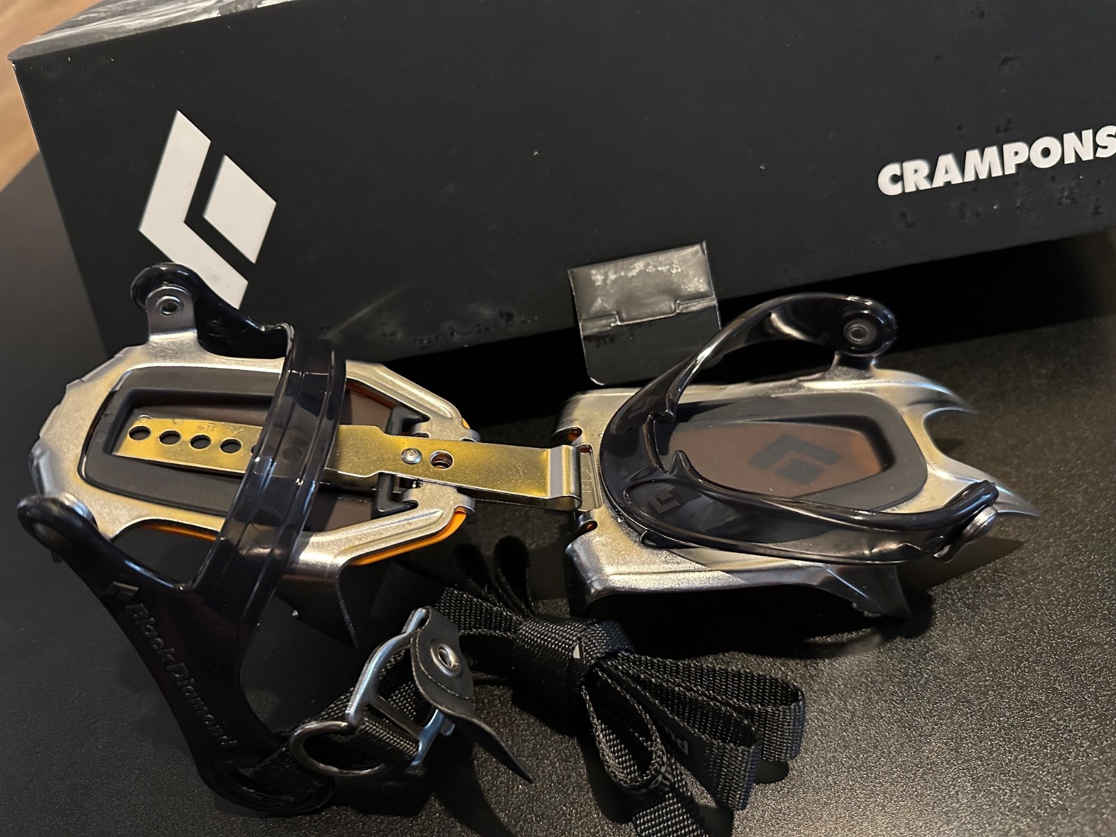 Correa de contacto de diamante negro Crampon pulido, talla única