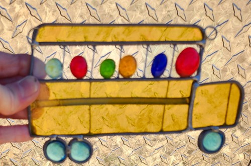 Adorable Leaded Stained Glass Yellow School Bus Sun Catcher Window Suncatcher - Picture 4 of 8