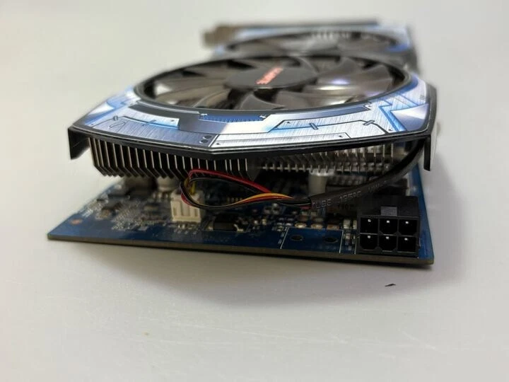 GIGABYTE ATI Radeon HD 6850 1GB Graphics Card GV-R685OC-1GD PCIe x16 - Image 3 of 4