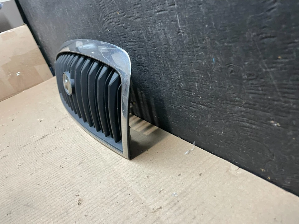 2001 to 2005 Hyundai Sonata Front Upper Grille Grill Bumper i7548 OEM DG - Image 2 of 4