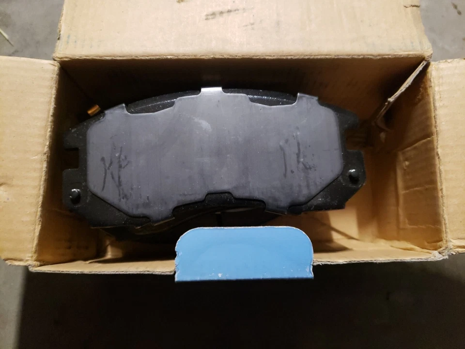 Pastillas de freno delanteras NORS Beck Arnley 082-1490 para 91-96 Subaru Legacy Foto 3 de 4