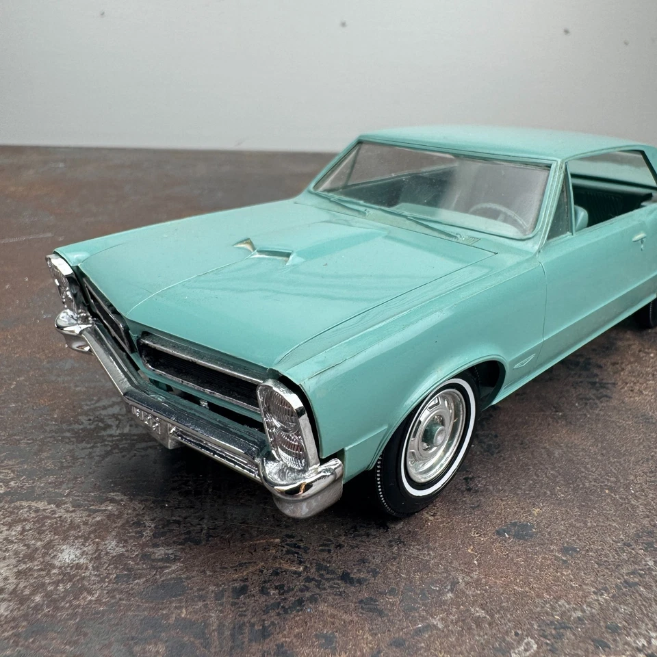 Pontiac GTO 1965 de colección techo rígido concesionario modelo de coche turquesa escala 1/25 Foto 2 de 4
