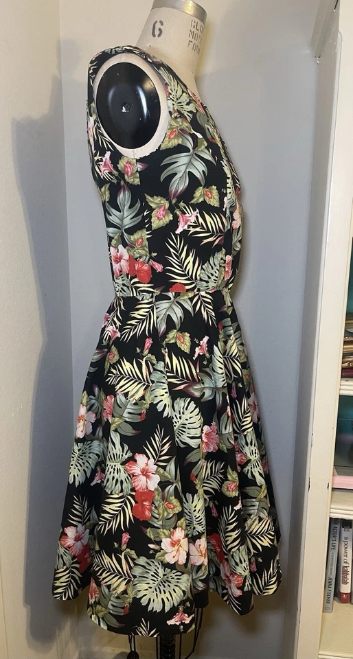 1950’s Style Swing Dress Floral Small Sleeveless Cotton Polyester Black - Image 4 of 4
