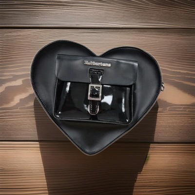 Dr Martens schwarz Kiev Leder großer Rucksack Schultertasche Love Heart Crossbody h