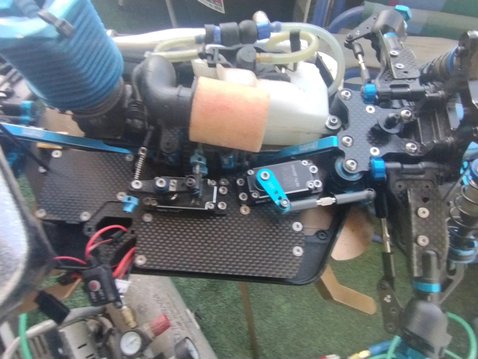 Team Associated RC8 B3.2 With Upgrades 4.0 - Image 3 of 4