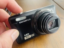 Olympus D-720 Compact Camera Fully Working,charger cable and battery included.