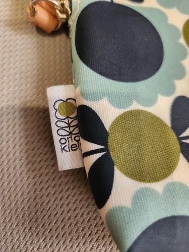 Orla Kiely Scallop Flower Cosmetic Bag - Picture 9 of 10
