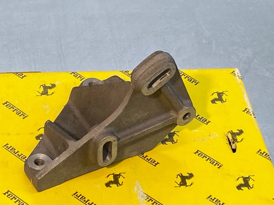 SOPORTE COMPRESOR FERRARI 365 GTC 4 - 365 GT4 2+2 - 400 - 412 AC 100459 OEM Foto 3 de 4