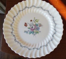 Royal Doulton Chelsea Rose 10 ¾” Dinner Plate(s)