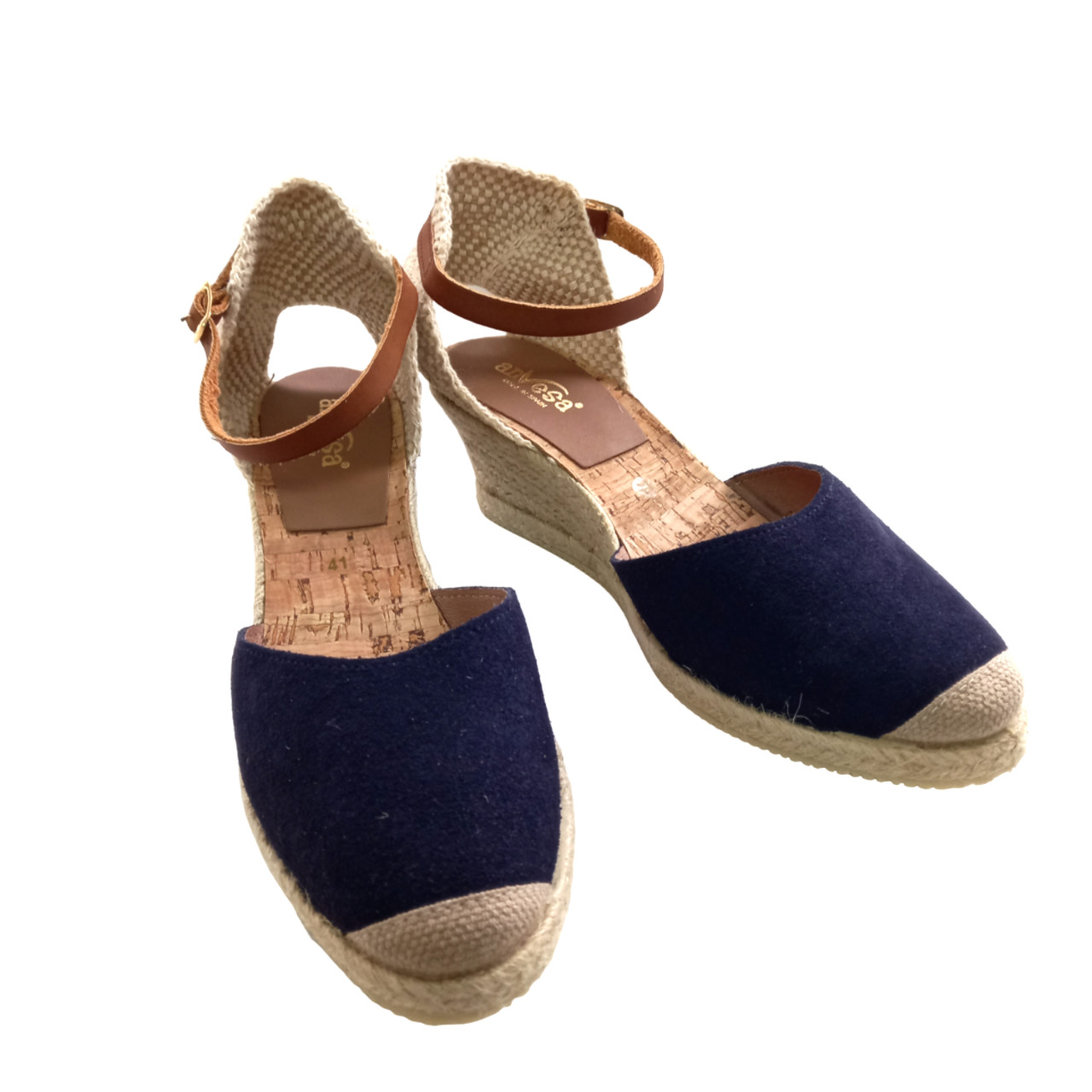 Alpargatas o espadrilles de piel con cuña de yute