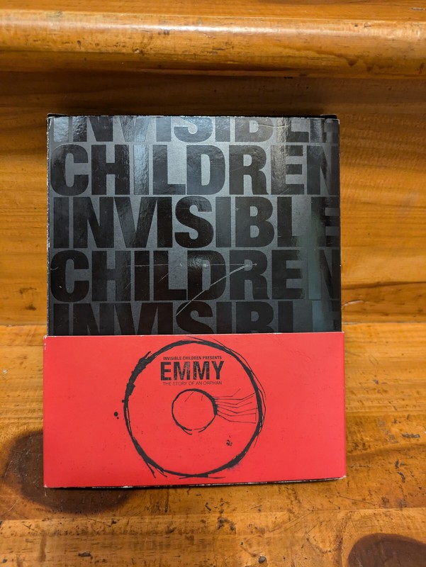 2003 Invisible Children Presents EMMY The Story of An Orphan DVD + Bracelet