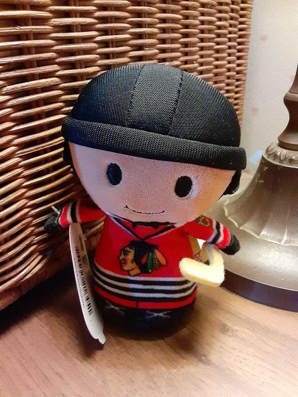 New Hallmark Itty Bittys plush - CHICAGO BLACKHAWKS Nhl Hockey