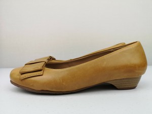 mustard kitten heel shoes