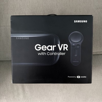 Samsung Gear VR Headset with Controller Powered by Oculus SM-R3250 Never Used