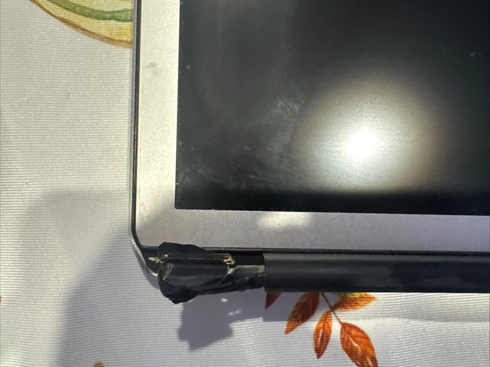 ANTIGLARE LCD SCREEN ASSEMBLY MacBook Pro 15" A1286 early 2011 Grade B - Image 2 of 4