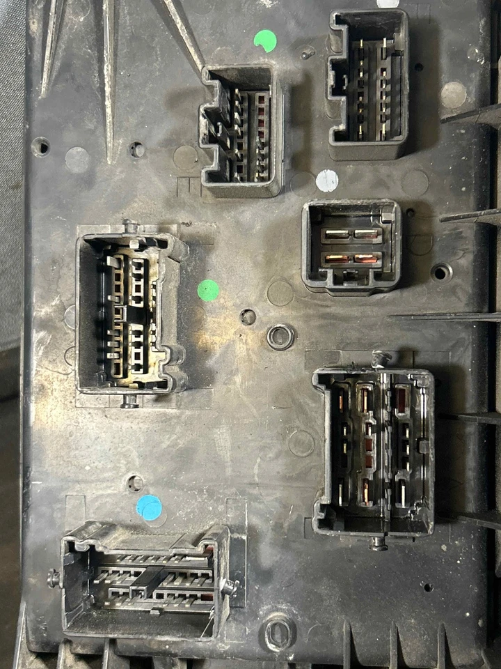 Fits 2009-2010 Dodge Charger Engine Fuse Box OEM:4692270AD - Image 2 of 4