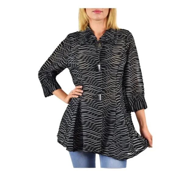 Fashionable Button Down Light Jacket in Black and… - image 1