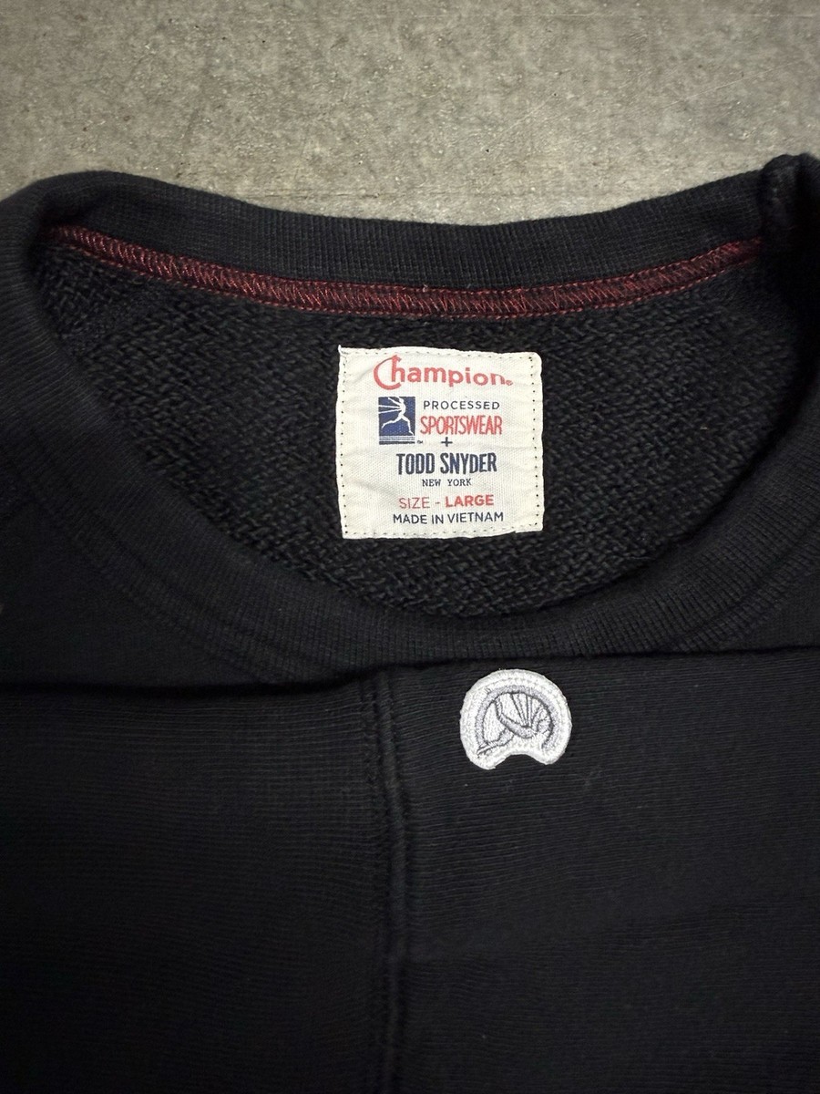 Todd Snyder x Champion Retro V-Stitch Crewneck Pocket Black