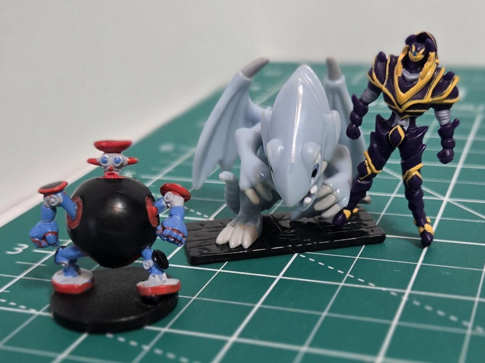 Yu-Gi-Oh 3 Figure Lot - 2 Dungeon Dice Monsters And Toon Blue Eyes White Dragon