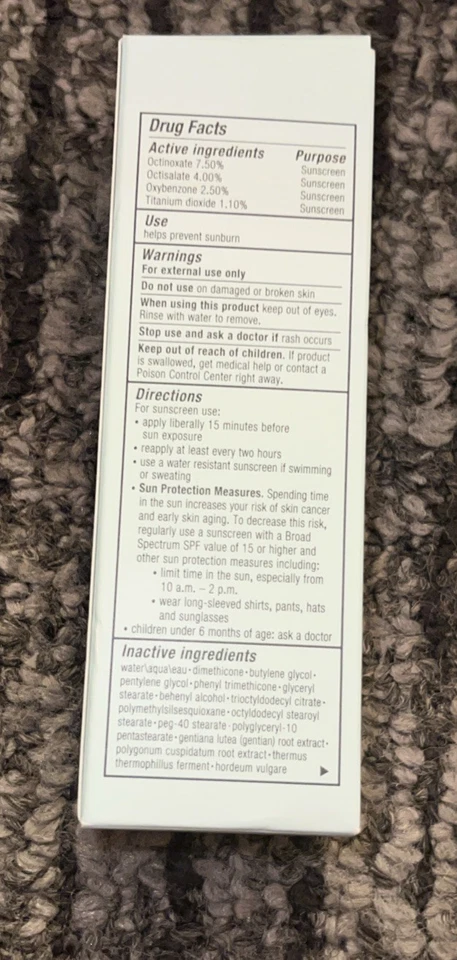 Estee Lauder DayWear BB 2.5 Medium Deep Anti-Oxidant Beauty Benefit Creme SPF - Image 4 of 4