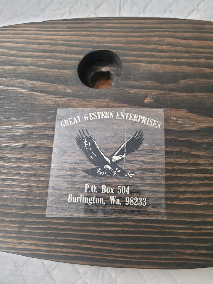 Great Western Enterprises VINTAGE (temprano) tabla de cuna de madera nutrias 16"x8"x2" Foto 3 de 4