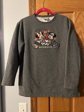 Vintage Disney World Mickey and Minnie Valentines Sweatshirt Size XL