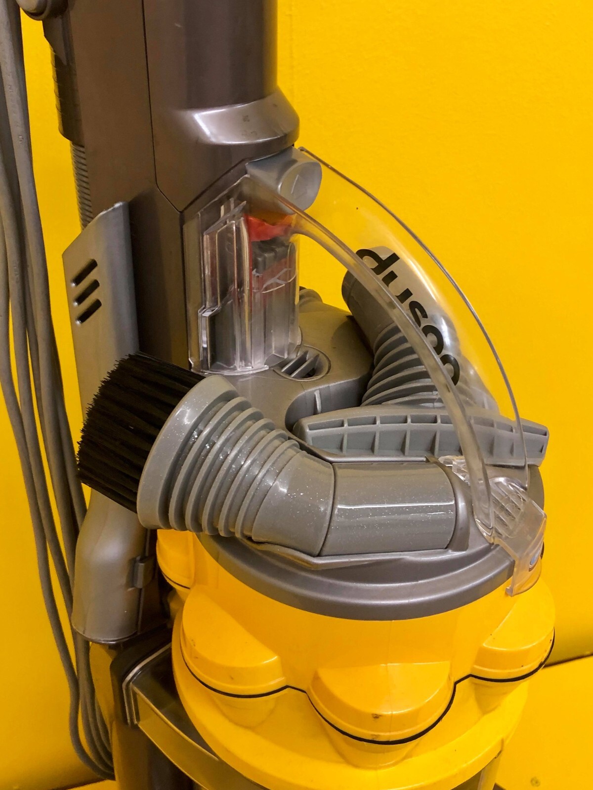 DYSON DC14 YELLOW NON CLUTCHED 1600W UPRIGHT VACUUM CLEANER NEW MOTOR