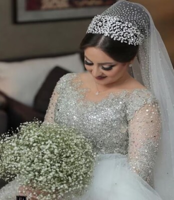 Wedding white veil with beautiful detailing, rhinestone. Luxury Glitter Beaded Bridal Veil,embroidered Sequin Floral  main image 4