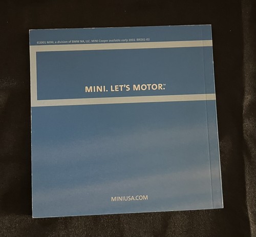 2001-02 MINI - THE BOOK OF MOTORING/MINI COOPER WITH 3 TRADING CARDS - Picture 2 of 4