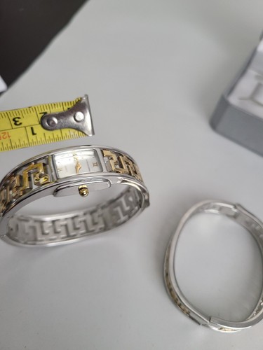 Reloj Gloria Vanderbilt Tono Plata Cuarzo Bisagras Con Pulsera, Batería Nueva - Imagen 13 de 19